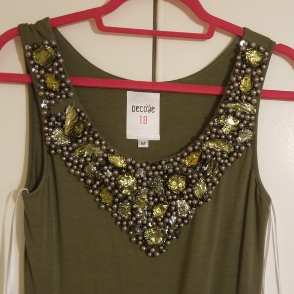 Beautiful dress - Picture 3 of 4